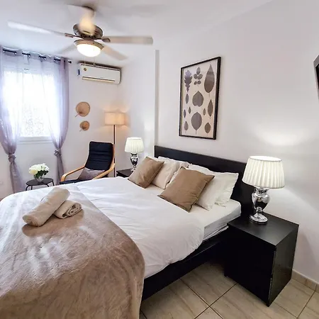 4 Bedrooms Ocean View Amarilla Golf דירה