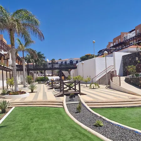 4 Bedrooms Ocean View Amarilla Golf شقة *